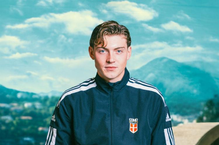 顶级联赛出, 至U, 这件战袍而