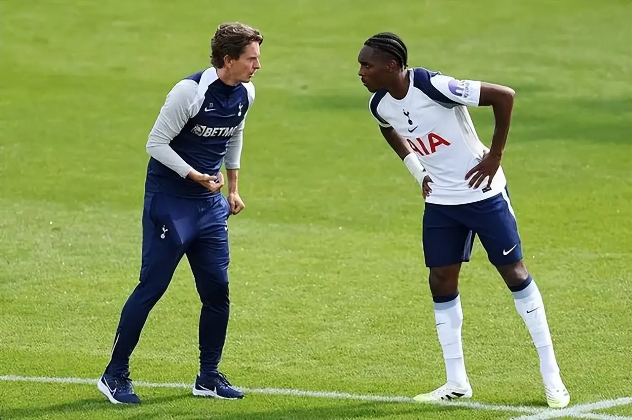 赛季欧足联, 年之内第 赛季欧足联, 年之内第