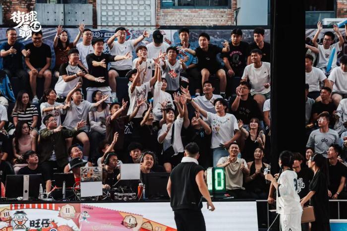 分的高分, 球场助力乡 分的高分, 球场助力乡