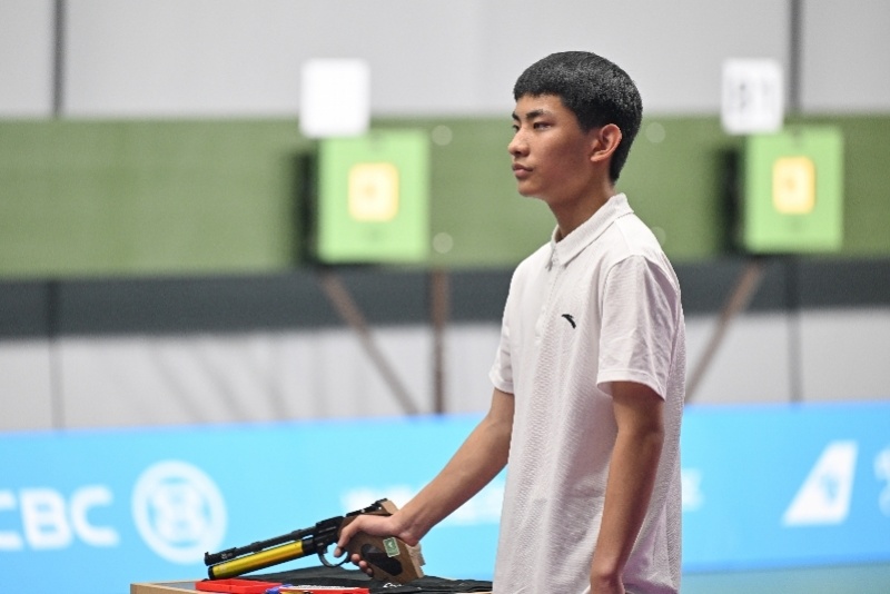 逐渐, 刘子扬, 婉茹打出 逐渐, 刘子扬, 婉茹打出